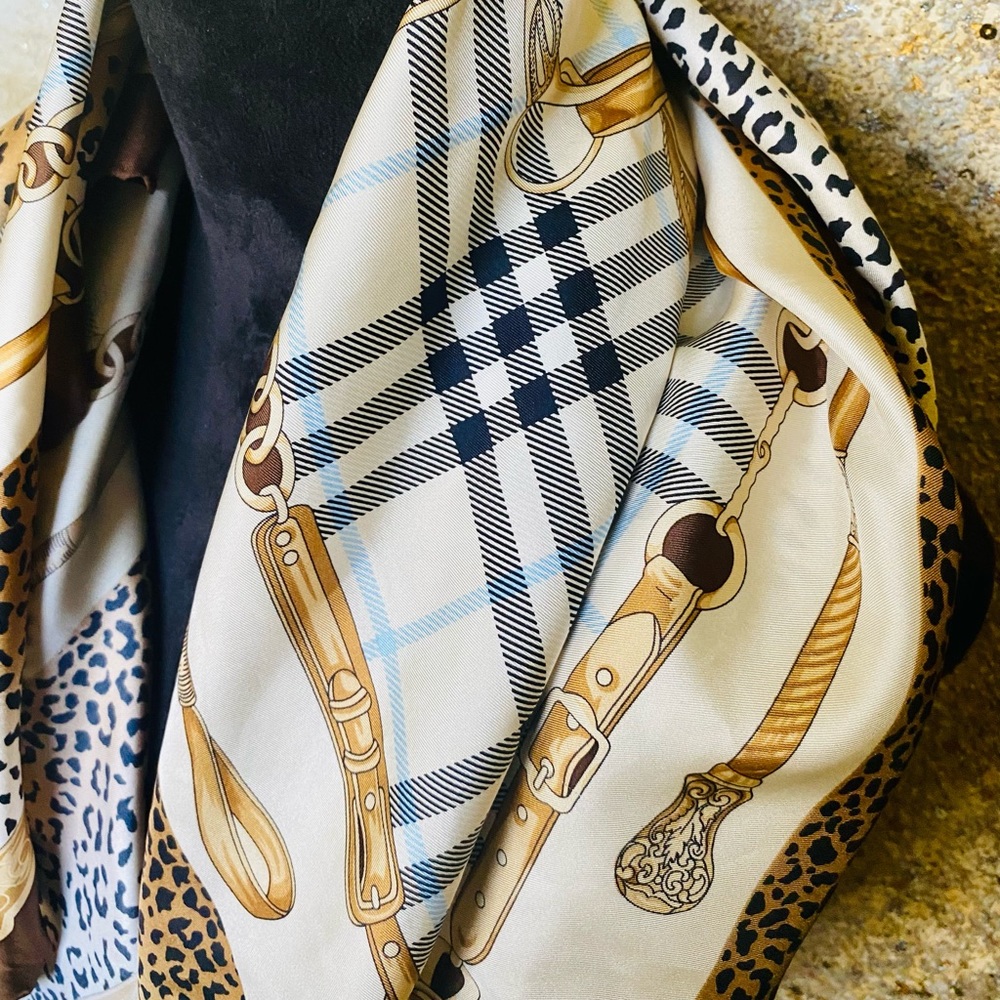 100% Silk Patterned Scarf - Picture 2 of 4